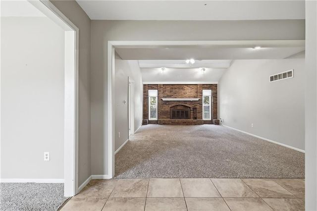 1128 NE Columbus Street, Lee's Summit, MO 64086