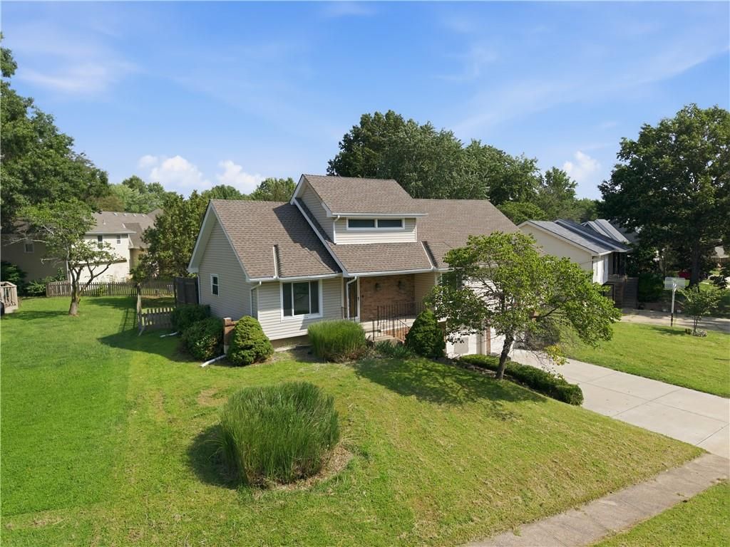 1128 NE Columbus Street, Lee's Summit, MO 64086