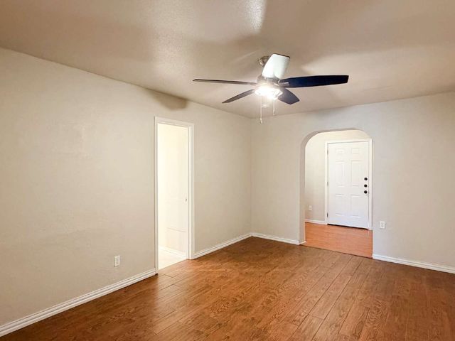 604 Mesquite Avenue, Crowley, TX 76036