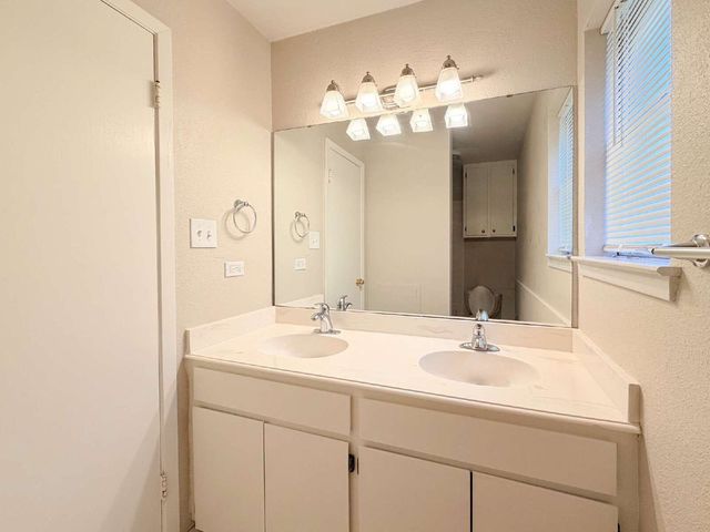 604 Mesquite Avenue, Crowley, TX 76036