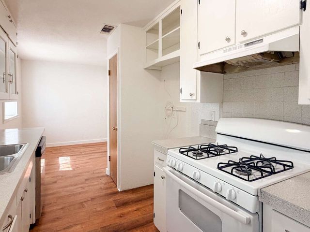 604 Mesquite Avenue, Crowley, TX 76036