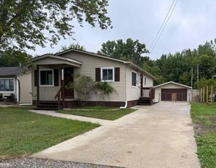 49039 Jefferson Avenue, Chesterfield, MI 48047