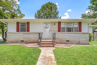 929 Rhodes Street NW, Hartselle, AL 35640