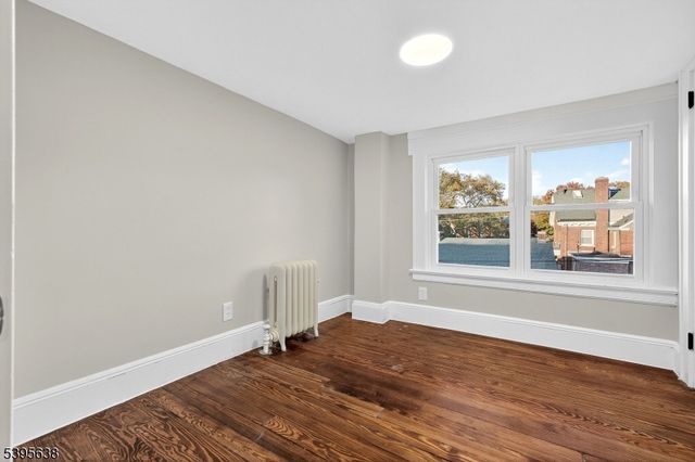 23 Chancellor Ave, Newark City, NJ 07112