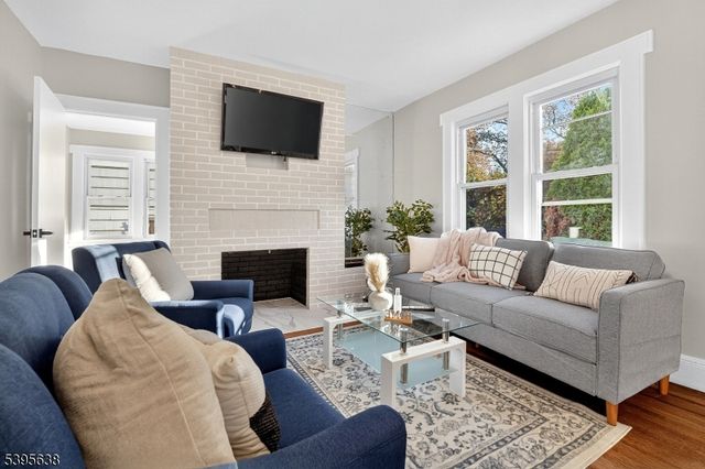 23 Chancellor Ave, Newark City, NJ 07112