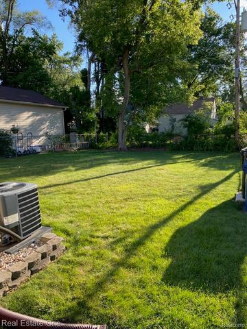 12147 Rockland, Redford Charter Township, MI 48239