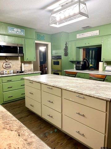 5081 ST HWY 135N, Jacksonville, TX 75766