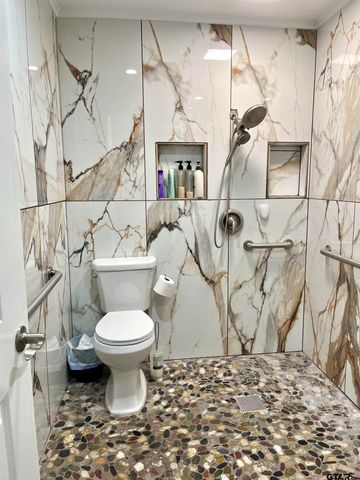 5081 ST HWY 135N, Jacksonville, TX 75766