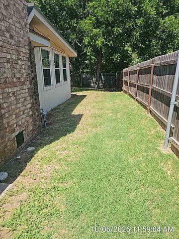 2414 NW Nottingham Rd, Lawton, OK 73505