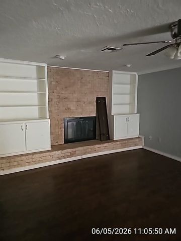 2414 NW Nottingham Rd, Lawton, OK 73505