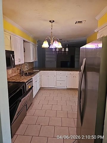 2414 NW Nottingham Rd, Lawton, OK 73505