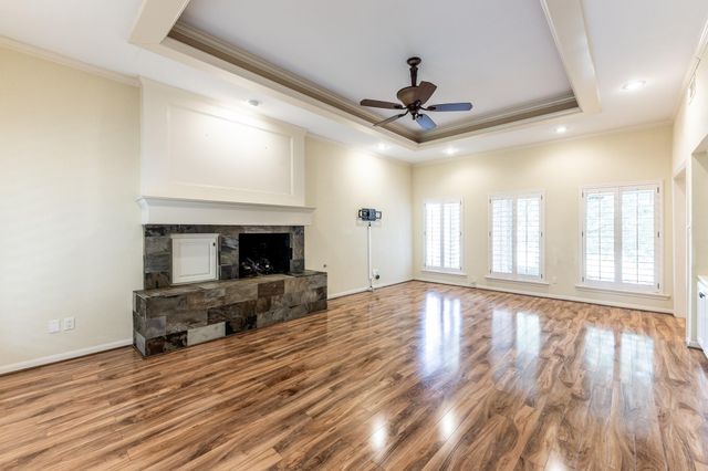 422 River Oaks Drive, Huntsville, TX 77340