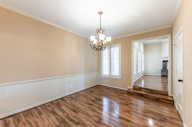 422 River Oaks Drive, Huntsville, TX 77340