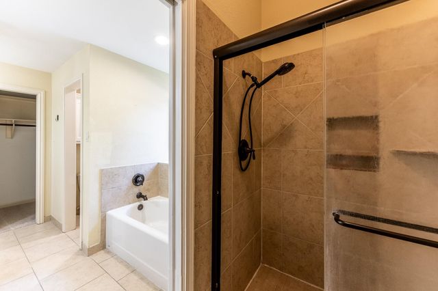 422 River Oaks Drive, Huntsville, TX 77340