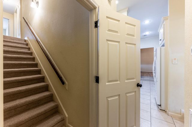 422 River Oaks Drive, Huntsville, TX 77340