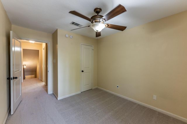 422 River Oaks Drive, Huntsville, TX 77340