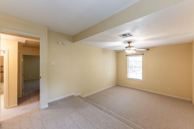 422 River Oaks Drive, Huntsville, TX 77340