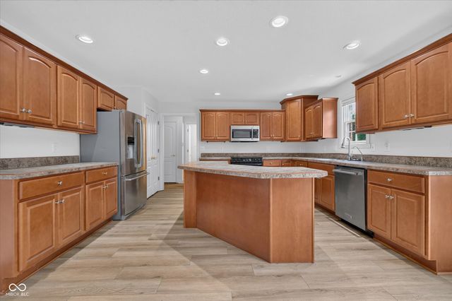4365 W Woodbridge Lane, New Palestine, IN 46163
