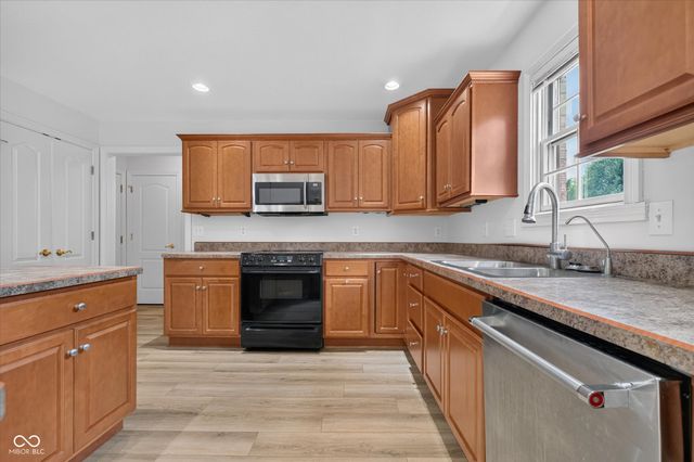 4365 W Woodbridge Lane, New Palestine, IN 46163