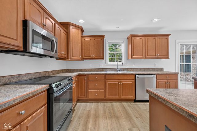 4365 W Woodbridge Lane, New Palestine, IN 46163