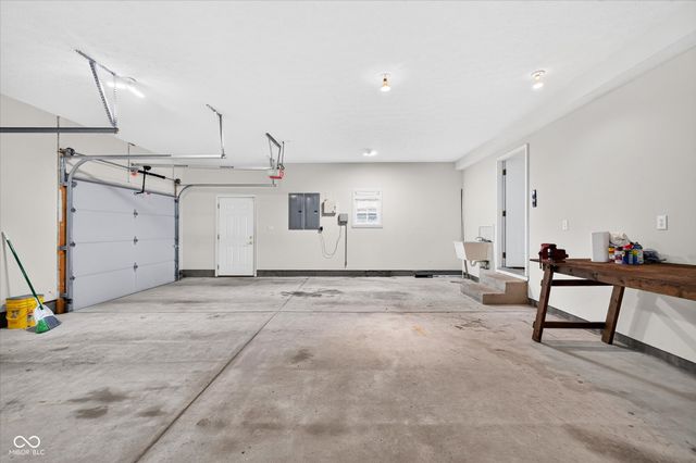 4365 W Woodbridge Lane, New Palestine, IN 46163