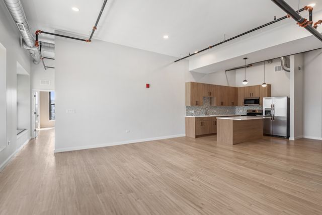 805 N Milwaukee Avenue 4S, Chicago, IL 60642