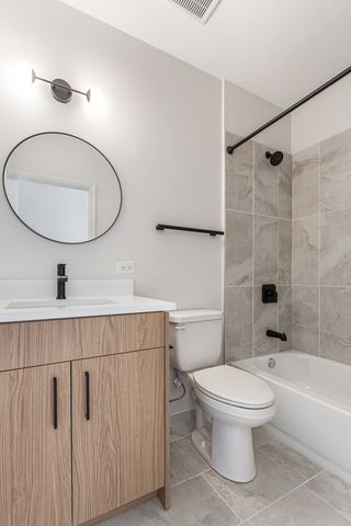805 N Milwaukee Avenue 4S, Chicago, IL 60642