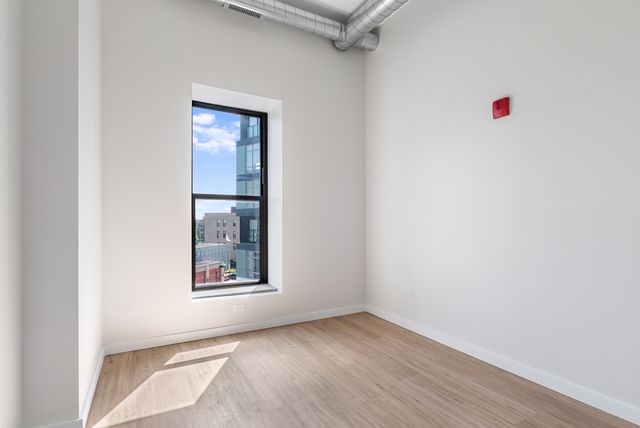 805 N Milwaukee Avenue 4S, Chicago, IL 60642