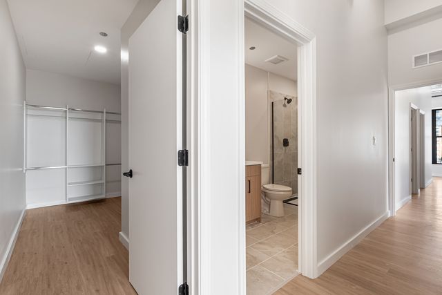805 N Milwaukee Avenue 4S, Chicago, IL 60642