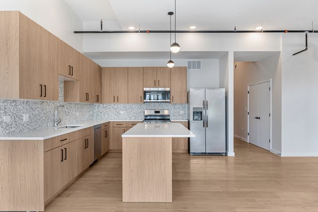 805 N Milwaukee Avenue 4S, Chicago, IL 60642