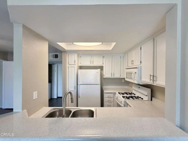 4500 Laurel Canyon Boulevard 208, Valley Village, CA 91607