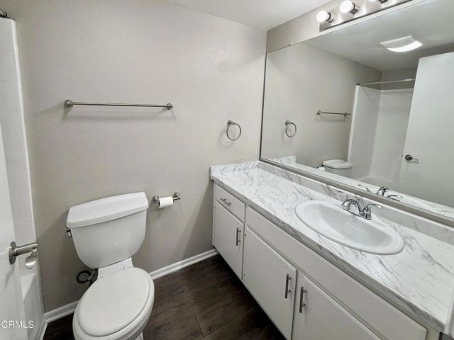 4500 Laurel Canyon Boulevard 208, Valley Village, CA 91607