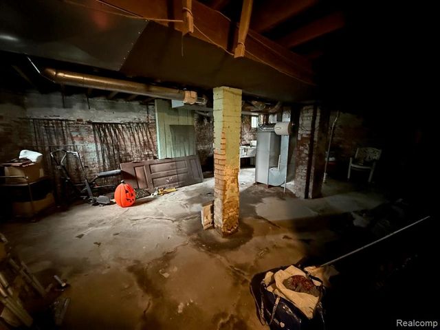 7743 E Canfield Street, Detroit, MI 48214