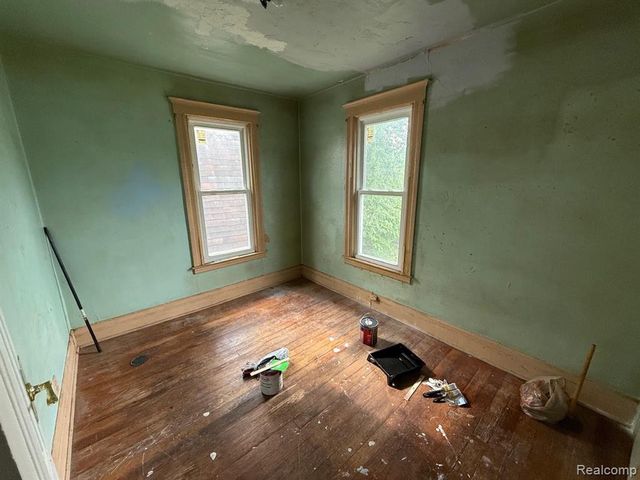 7743 E Canfield Street, Detroit, MI 48214