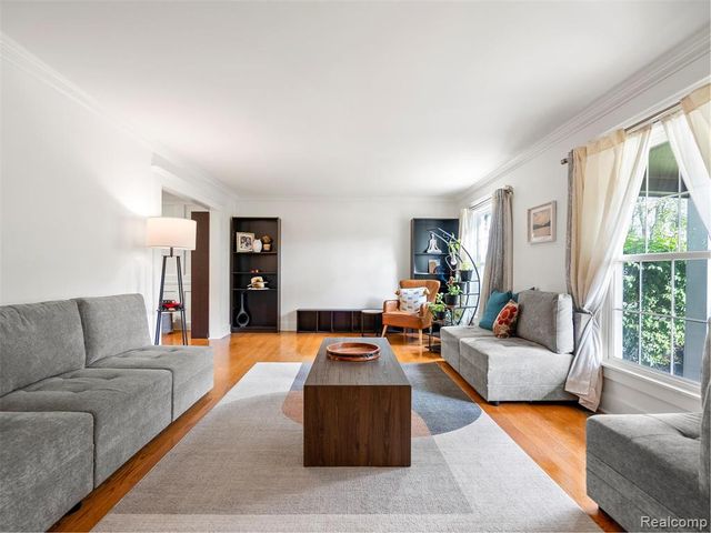 19938 S Waltham Road, Beverly Hills, MI 48025