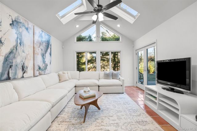 151 Hilburn Road, Scarsdale, NY 10583