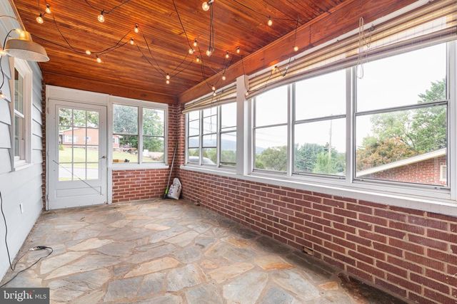 1022 BRAXTON RD, Front Royal, VA 22630