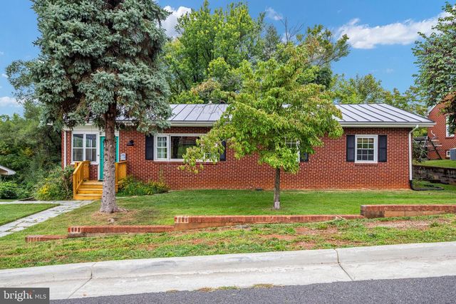 1022 BRAXTON RD, Front Royal, VA 22630