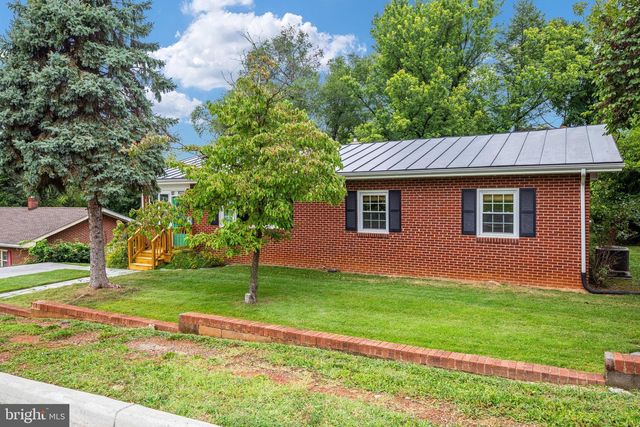 1022 BRAXTON RD, Front Royal, VA 22630