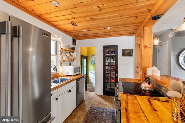 1022 BRAXTON RD, Front Royal, VA 22630