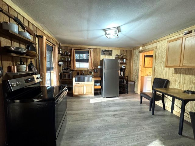 31483 N Us Hwy 69, Zavalla, TX 75980