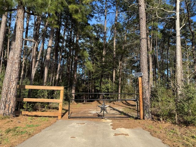 31483 N Us Hwy 69, Zavalla, TX 75980