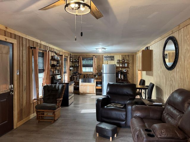 31483 N Us Hwy 69, Zavalla, TX 75980