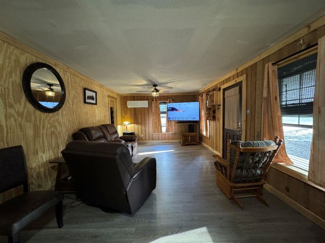 31483 N Us Hwy 69, Zavalla, TX 75980