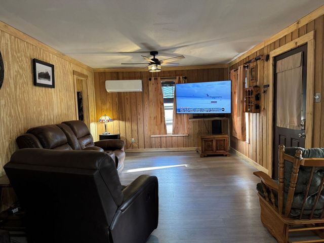 31483 N Us Hwy 69, Zavalla, TX 75980