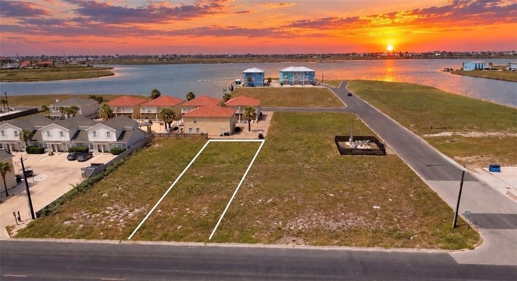 15005 Leeward Dr, Corpus Christi, TX 78418 — exterior