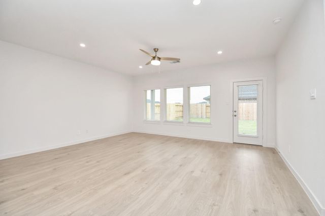 5143 Sunset Oaks Drive, Fresno, TX 77545