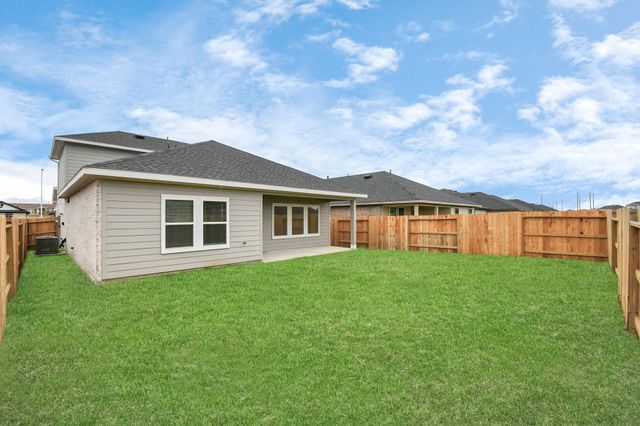 5143 Sunset Oaks Drive, Fresno, TX 77545