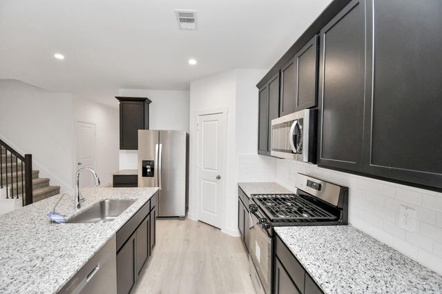 5143 Sunset Oaks Drive, Fresno, TX 77545