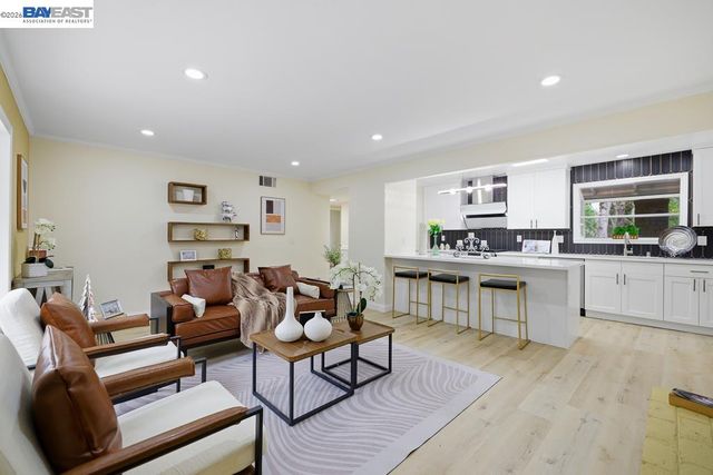 209 Gerry Ct, Walnut Creek, CA 94596